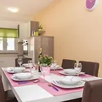 Family Krk - 123 Apartament *