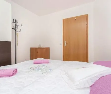Family Krk - 123 Apartment Čižići
